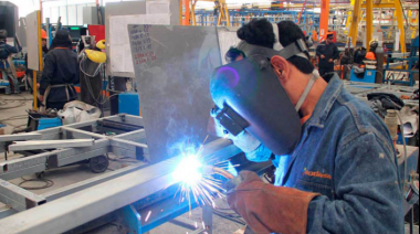 La industria se recuperó y creció 10,5% mensual en junio