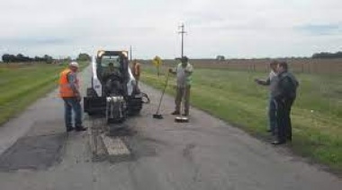 Realizan obras de bacheo en la Ruta Provincial n°80