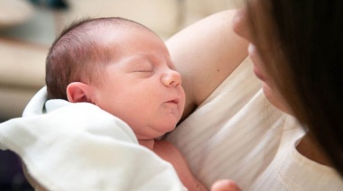 PBA: Amplían la licencia por maternidad y paternidad para trabajadores estatales