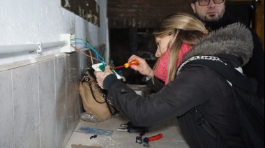Estudiantes del Programa de Oficios de EDELAP y la UTN renovaron las instalaciones eléctricas del Club Rivera de Tolosa