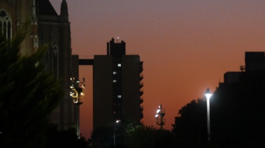 Lloviznas, neblinas y humo: así seguirá el clima en la región durante los próximos días