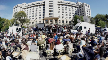 Fuerte custodia policial, doble vallado y "clase pública" a la espera del fallo de Casación