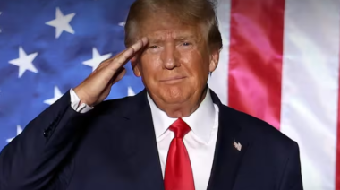 Trump inicia su mandato con una batería de órdenes ejecutivas: emergencia nacional y ruptura climática