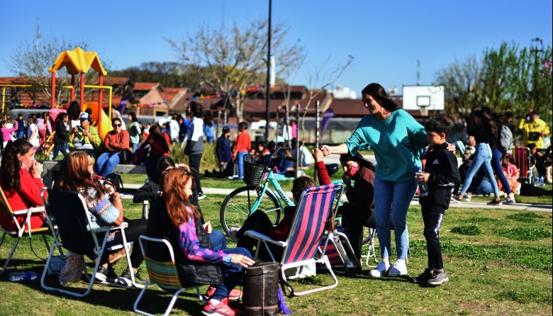 Cientos de jóvenes festejaron el Día del Estudiante y la Primavera en ...