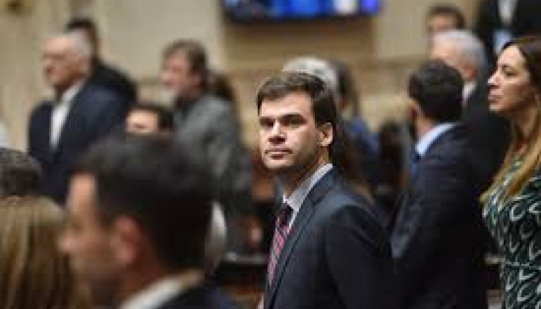 Juan Manuel López: “Estamos por fuera de los extremos y queremos representar a una opción seria”