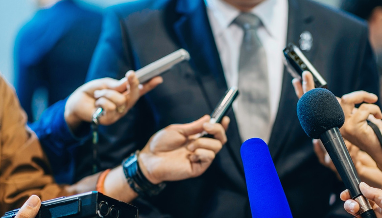 El yo, la tribu y la verdad: desafíos de la comunicación política en la era de las ficciones verosímiles