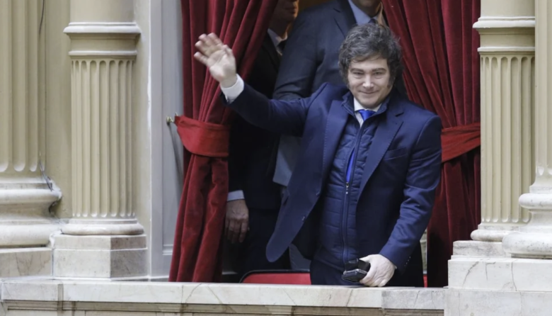 Milei asiste a la jura de diputados para celebrar la primera minoría en la Cámara Baja