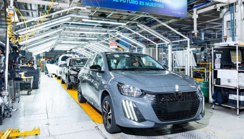 Stellantis recorta la producción en El Palomar: elimina un turno y lanza un plan de retiros voluntarios