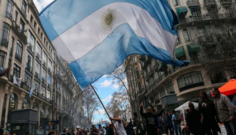 Radiografía de una crisis desigual: se perdieron 271.000 empleos registrados y cerraron 22.600 empresas