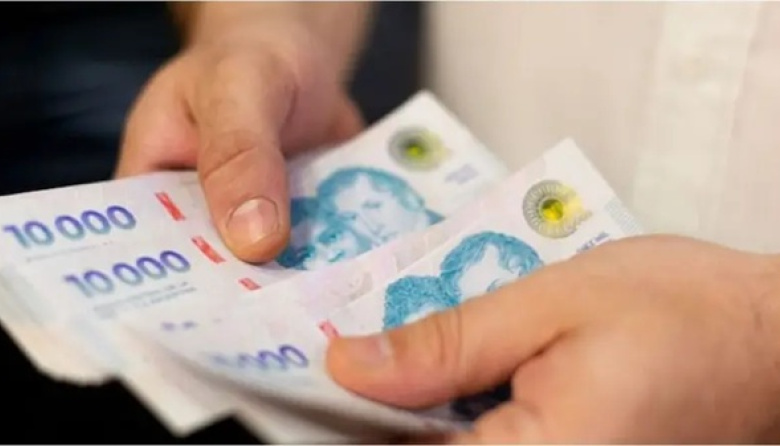 El salario real cayó casi un punto por debajo de la inflación en marzo