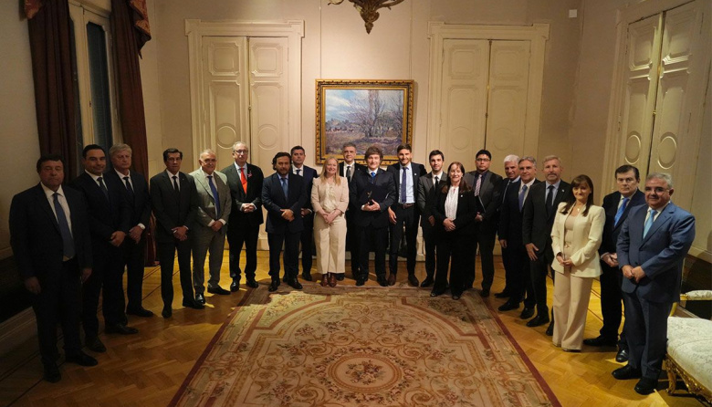 Los gobernadores buscan despegarse de Milei y aceleran el armado para 2027