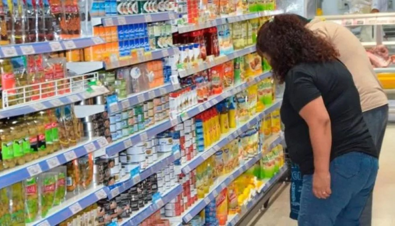 Por la menor inflación, el consumo masivo atenuó su caída en mayo y cerró casi estable frente a abril