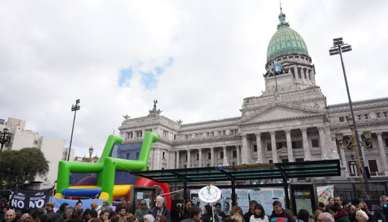 Marcha frente al Congreso en rechazo a las modificaciones de la Ley de Tierras.