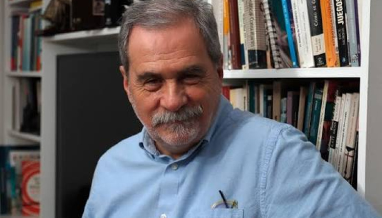 El colapso del coloso por Carlos Fara