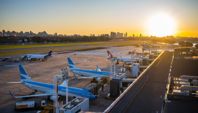 Aeroparque cierra hasta el jueves por mantenimiento de la pista  