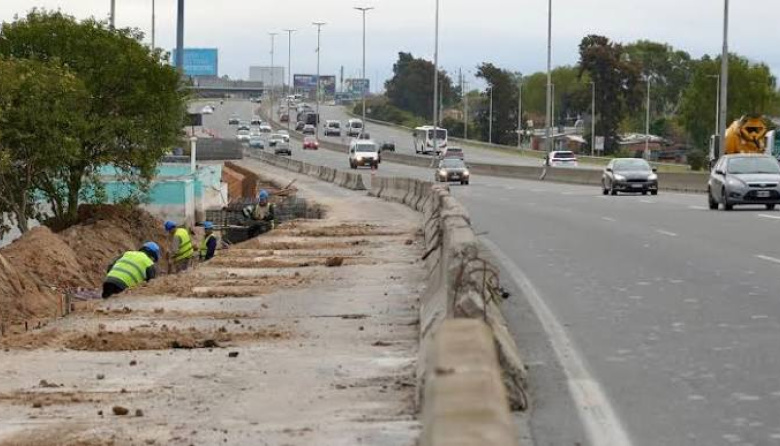 Avanzan las obras del cuarto carril en la Autopista Buenos Aires-La Plata