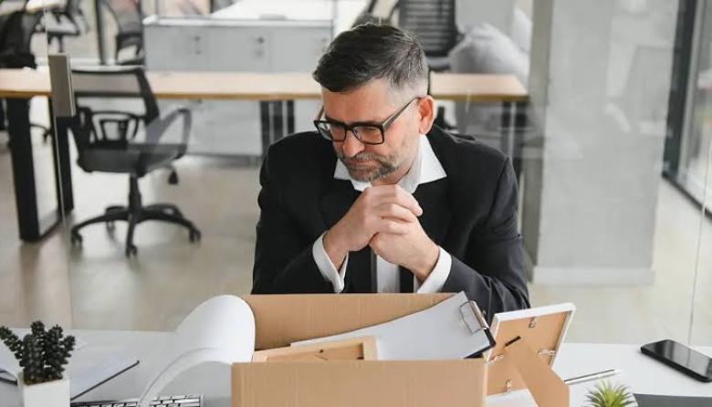El empleo formal suma 13 meses de caída sostenida y los salarios muestran un alivio sinuoso