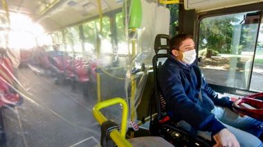 La Plata aplica el protocolo sanitario en los transportes públicos, particulares y de delivery
