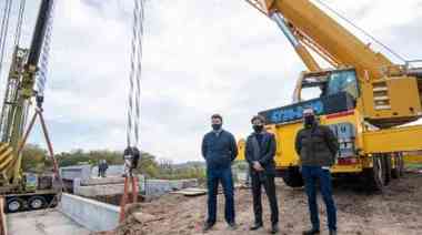Kicillof visitó Exaltación de la Cruz y participó de la colocación del puente “Cuatro Bocas”
