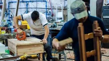 Prorrogan la asistencia a PyMEs y los créditos para monotributistas y autónomos
