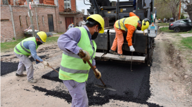 Pavimento y renovación de la calle 146 en Los Hornos