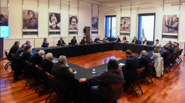 Acuerdo social con empresarios y gremialistas
