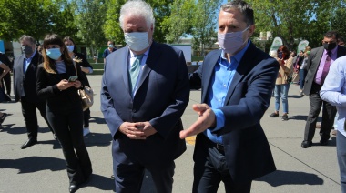 El intendente Gray lanzó campaña nacional de vacunación junto a Ginés y Gollán