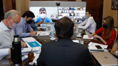 Kicillof se reunió con el Comité de Expertos e intendentes