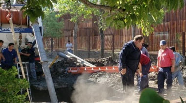 Abella destacó el trabajo conjunto durante el rescate de un operario en la calle Alem