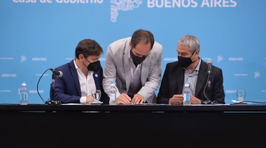 Kicillof y Ferraresi firmaron convenios con intendentes.
