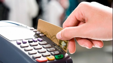 Los consumos de tarjetas de crédito empieza a pagar el 1,2% de impuesto en CABA