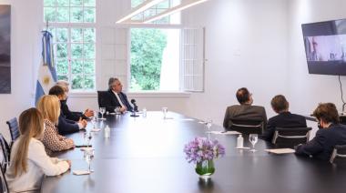 Fernández con ejecutivos de Whirlpool por inversiones