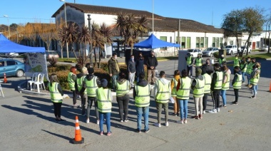 Jóvenes voluntarios en acciones de abordaje territorial