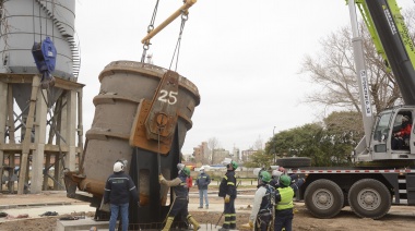 Nueva Costanera: se emplazó la cuchara de acería de Tenaris