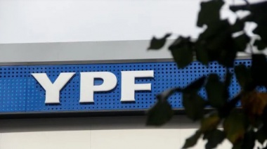 La agencia FIX mejoró la calificación crediticia de YPF