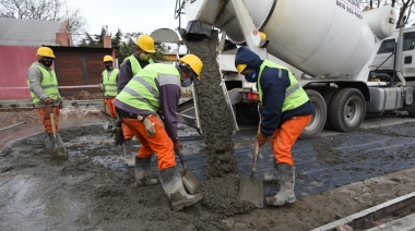 Realizan obras de pavimentación y colocación de luminarias LED para Ricardo Rojas, Bosques Centro, Villa Vatteone y Don Orione