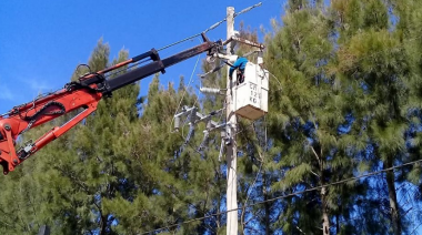 Avanzan las obras en el Barrio La Parada para mejorar la calidad del servicio eléctrico