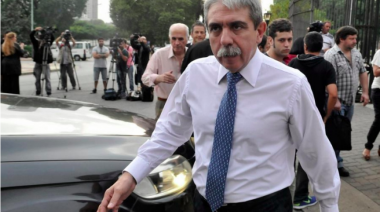 Denuncian a Aníbal Fernández ante la oficina anticorrupción por la intimidación a Nik en Twitter