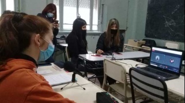 La UNLP apoyó a dos escuelas para desarrollar una web para estudiantes del último año del secundario