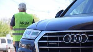 Controlarán autos de lujo en zonas turísticas y será “inflexible” con los evasores