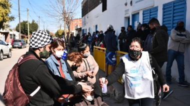 Más de una cuadra de cola en Control ciudadano