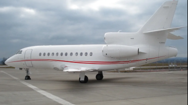 Investigan si se compraron aviones con sobrefacturación