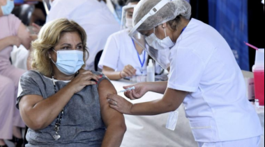 Cuarta dosis: se empezaría a aplicar en marzo para un grupo específico