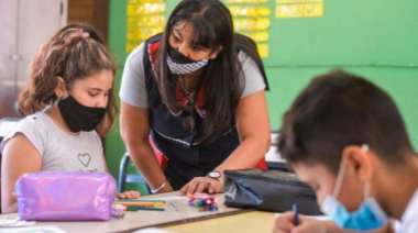 El barbijo será optativo en la Provincia en ámbitos educativos y laborales desde este jueves