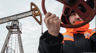 La OPEP analizará reducciones en su producción de petróleo