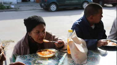 Una familia tipo necesitaría casi cuatro salarios mínimos para no caer bajo la línea de pobreza