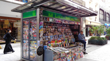 Canillitas rechazaron el decreto que desregula la actividad y advierten que “hiere de muerte” a los kioscos
