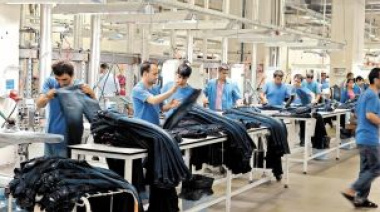 La industria operó con solo el 59,4% de su capacidad en agosto, según el Indec