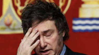 El 77,6% afirma que su salario pierde contra la inflación y la imagen de Milei cayó al 36,9%