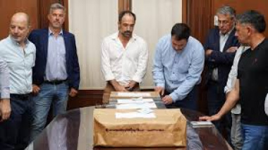 La Plata avanza con la licitación del transporte público: se abrieron los sobres para definir el servicio por los próximos 12 años